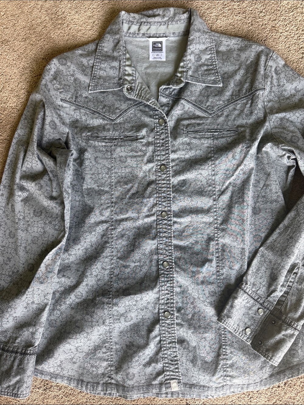 The North Face Light Gray Floral Snap-Front Shirt Jacket sku 420